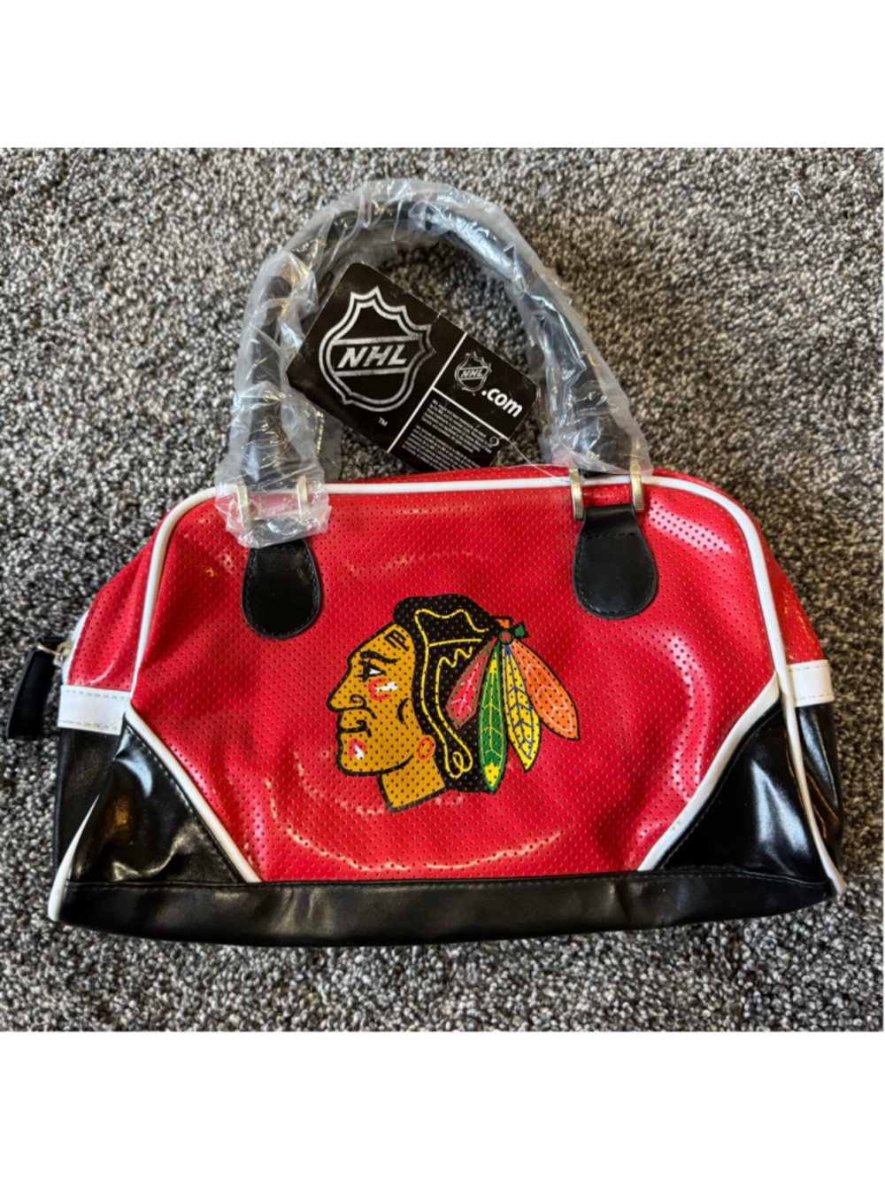 Women's NHL Takedown Purse Chicago Blackhawks Bag Red Black - Picture 2 of 10